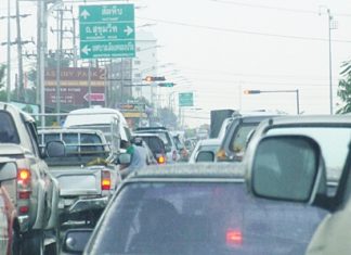 The city has flicked the switch on an automated traffic control system for both sides of the railway road.